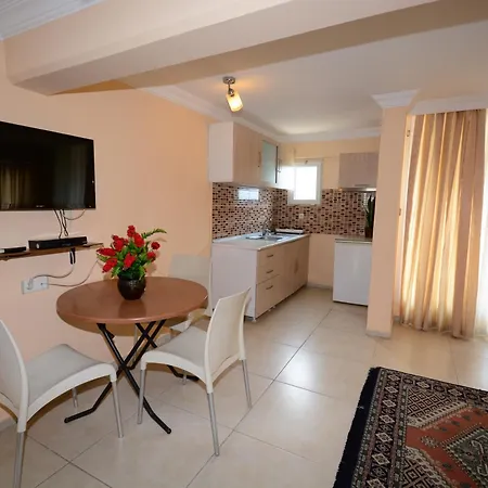 Deniz * Κουσάντασι